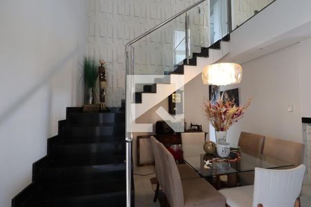 Apartamento para alugar com 230m², 3 quartos e 2 vagasEscada