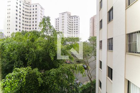 Vista da Sala de apartamento para alugar com 2 quartos, 56m² em Jardim Henriqueta, Taboão da Serra
