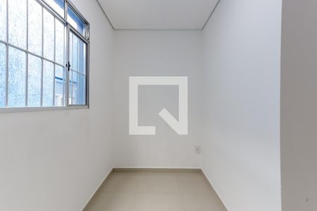 Quarto de casa para alugar com 1 quarto, 21m² em Vila Nova Carolina, São Paulo