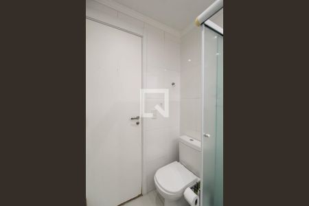 Apartamento à venda com 80m², 2 quartos e 2 vagas Apartamento à venda com 80m², 2 quartos e 2 vagasBanheiro da Suíte