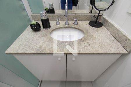 Apartamento à venda com 80m², 2 quartos e 2 vagas Apartamento à venda com 80m², 2 quartos e 2 vagasBanheiro da Suíte