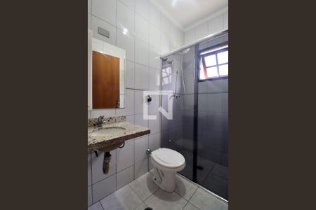 Casa à venda com 190m², 3 quartos e 3 vagasSuíte 3 - Banheiro