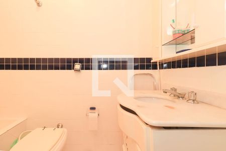 Casa à venda com 300m², 4 quartos e 2 vagas Casa à venda com 300m², 4 quartos e 2 vagasBanheiro da Suíte 2