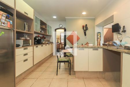 Casa à venda com 300m², 4 quartos e 2 vagas Casa à venda com 300m², 4 quartos e 2 vagasCozinha