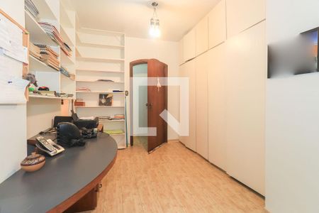 Casa à venda com 300m², 4 quartos e 2 vagas Casa à venda com 300m², 4 quartos e 2 vagasSuíte 2