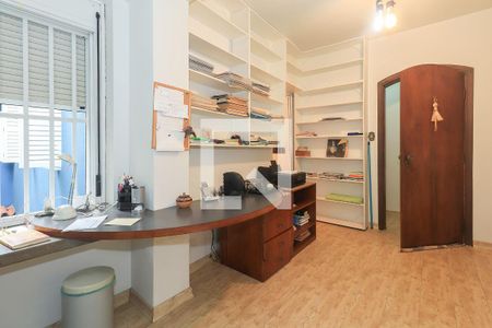 Casa à venda com 300m², 4 quartos e 2 vagas Casa à venda com 300m², 4 quartos e 2 vagasSuíte 2