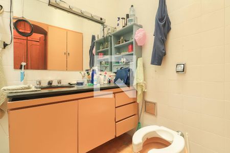 Casa à venda com 300m², 4 quartos e 2 vagas Casa à venda com 300m², 4 quartos e 2 vagasBanheiro da Suíte 1