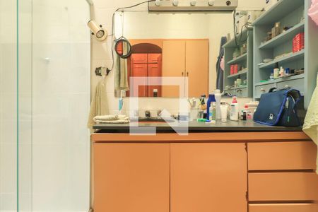 Casa à venda com 300m², 4 quartos e 2 vagas Casa à venda com 300m², 4 quartos e 2 vagasBanheiro da Suíte 1