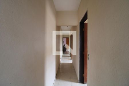 Casa à venda com 178m², 4 quartos e 2 vagasCorredor