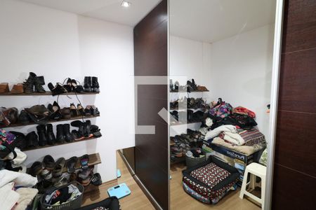 Casa à venda com 350m², 2 quartos e 2 vagasCloset