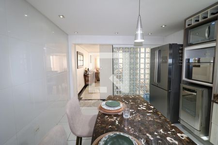 Casa à venda com 350m², 2 quartos e 2 vagasCozinha