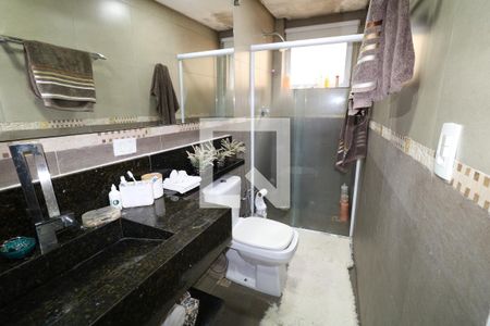 Casa à venda com 350m², 2 quartos e 2 vagasBanheiro da Suíte 1