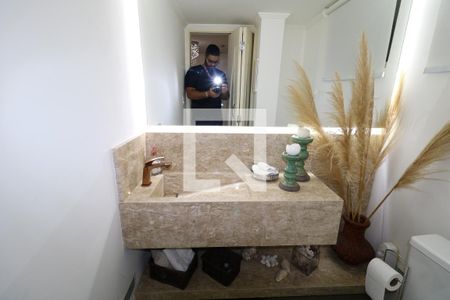 Casa à venda com 350m², 2 quartos e 2 vagasBanheiro 1