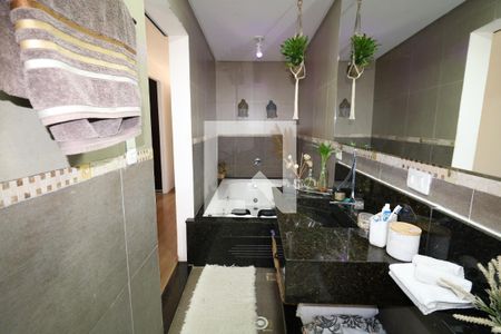 Casa à venda com 350m², 2 quartos e 2 vagasBanheiro da Suíte 1