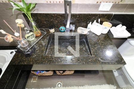 Casa à venda com 350m², 2 quartos e 2 vagasBanheiro da Suíte 1