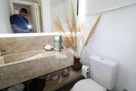 Casa à venda com 350m², 2 quartos e 2 vagasBanheiro 1