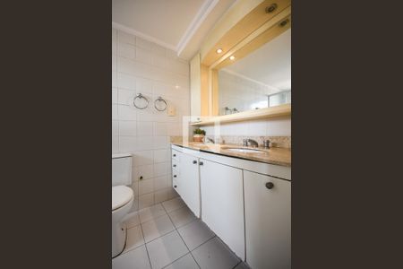 Apartamento para alugar com 136m², 3 quartos e 3 vagas Apartamento para alugar com 136m², 3 quartos e 3 vagasBanheiro Suíte