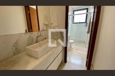 Apartamento à venda com 400m², 4 quartos e 4 vagas Apartamento à venda com 400m², 4 quartos e 4 vagasBanheiro Social