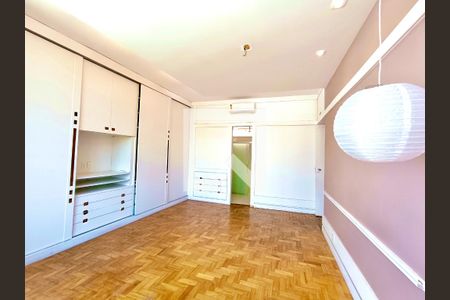 Apartamento à venda com 330m², 4 quartos e 2 vagas Apartamento à venda com 330m², 4 quartos e 2 vagasSuíte