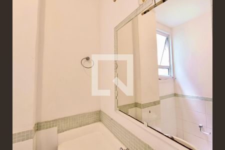 Apartamento à venda com 330m², 4 quartos e 2 vagas Apartamento à venda com 330m², 4 quartos e 2 vagasBanheiro social