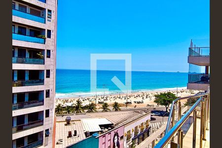 Apartamento à venda com 330m², 4 quartos e 2 vagas Apartamento à venda com 330m², 4 quartos e 2 vagasTerraço vista