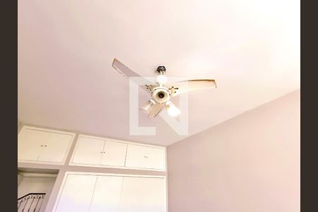 Apartamento à venda com 330m², 4 quartos e 2 vagas Apartamento à venda com 330m², 4 quartos e 2 vagasQuarto 1