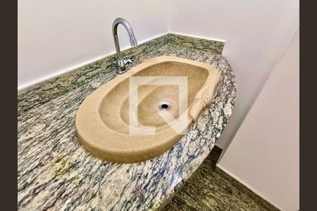 Apartamento à venda com 330m², 4 quartos e 2 vagas Apartamento à venda com 330m², 4 quartos e 2 vagasLavabo