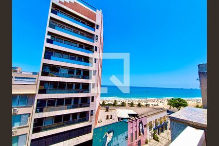 Apartamento à venda com 330m², 4 quartos e 2 vagas Apartamento à venda com 330m², 4 quartos e 2 vagasVaranda vista