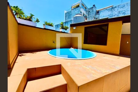 Apartamento à venda com 330m², 4 quartos e 2 vagas Apartamento à venda com 330m², 4 quartos e 2 vagasTerraço