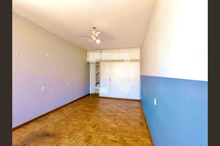 Apartamento à venda com 330m², 4 quartos e 2 vagas Apartamento à venda com 330m², 4 quartos e 2 vagasQuarto 1