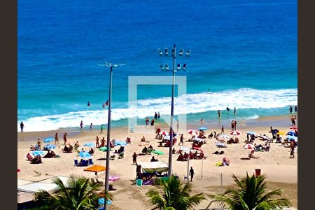 Apartamento à venda com 330m², 4 quartos e 2 vagas Apartamento à venda com 330m², 4 quartos e 2 vagasTerraço vista