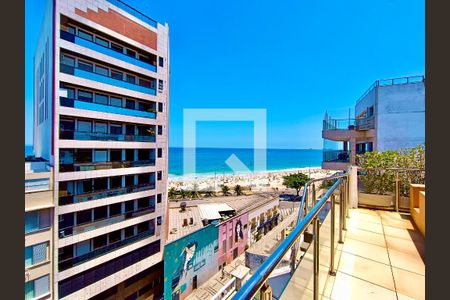 Apartamento à venda com 330m², 4 quartos e 2 vagas Apartamento à venda com 330m², 4 quartos e 2 vagasTerraço vista