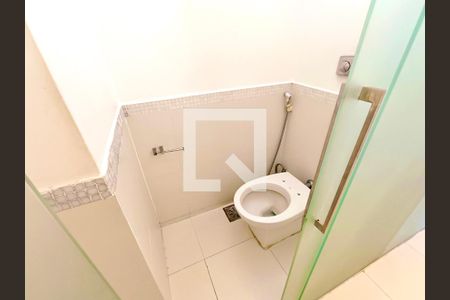 Apartamento à venda com 330m², 4 quartos e 2 vagas Apartamento à venda com 330m², 4 quartos e 2 vagasSuíte banheiro