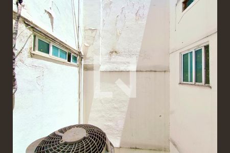 Apartamento à venda com 330m², 4 quartos e 2 vagas Apartamento à venda com 330m², 4 quartos e 2 vagasCopa/ Cozinha vista