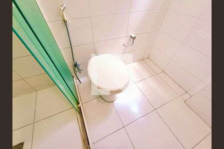 Apartamento à venda com 330m², 4 quartos e 2 vagas Apartamento à venda com 330m², 4 quartos e 2 vagasBanheiro social