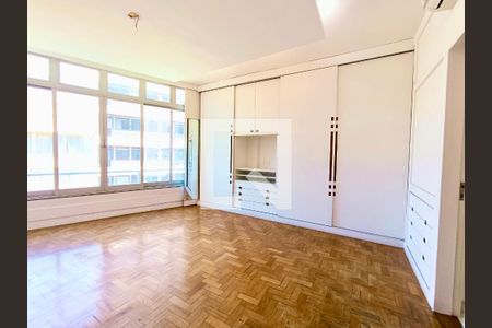 Apartamento à venda com 330m², 4 quartos e 2 vagas Apartamento à venda com 330m², 4 quartos e 2 vagasSuíte