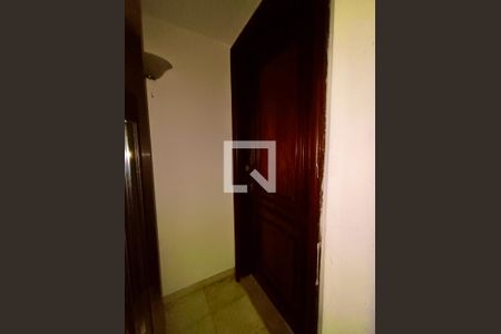 Apartamento à venda com 330m², 4 quartos e 2 vagas Apartamento à venda com 330m², 4 quartos e 2 vagasHall