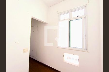 Apartamento à venda com 330m², 4 quartos e 2 vagas Apartamento à venda com 330m², 4 quartos e 2 vagasCômodo escritório