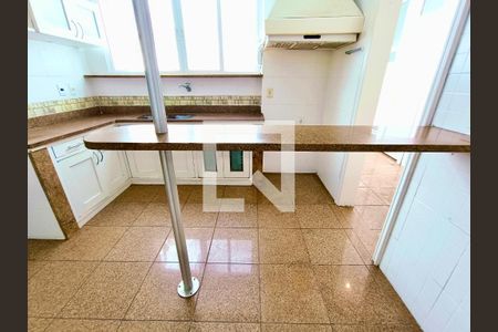 Apartamento à venda com 330m², 4 quartos e 2 vagas Apartamento à venda com 330m², 4 quartos e 2 vagasCopa/ Cozinha