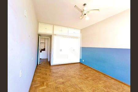 Apartamento à venda com 330m², 4 quartos e 2 vagas Apartamento à venda com 330m², 4 quartos e 2 vagasQuarto 1