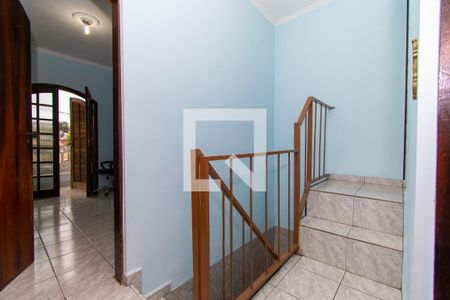 Corredor de casa para alugar com 2 quartos, 68m² em Parque São Rafael, São Paulo