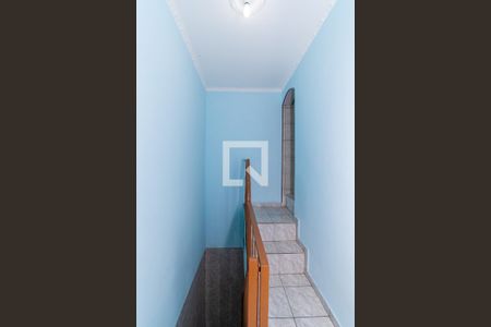 Corredor de casa para alugar com 2 quartos, 68m² em Parque São Rafael, São Paulo