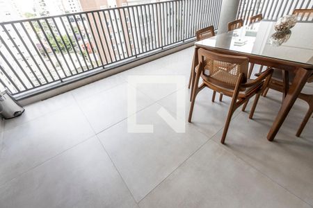 Apartamento à venda com 150m², 3 quartos e 2 vagas Apartamento à venda com 150m², 3 quartos e 2 vagasVaranda