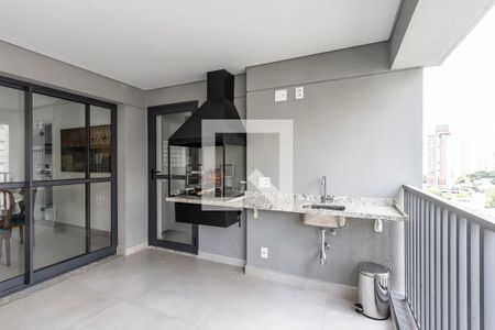 Apartamento à venda com 150m², 3 quartos e 2 vagas Apartamento à venda com 150m², 3 quartos e 2 vagasVaranda