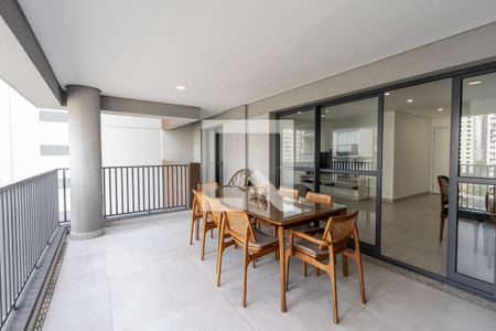 Apartamento à venda com 150m², 3 quartos e 2 vagas Apartamento à venda com 150m², 3 quartos e 2 vagasVaranda