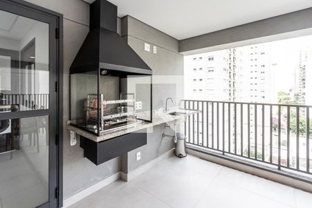 Apartamento à venda com 150m², 3 quartos e 2 vagas Apartamento à venda com 150m², 3 quartos e 2 vagasVaranda