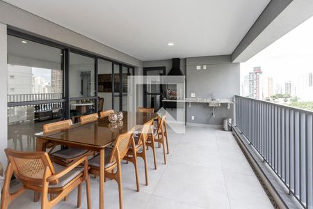 Apartamento à venda com 150m², 3 quartos e 2 vagas Apartamento à venda com 150m², 3 quartos e 2 vagasVaranda