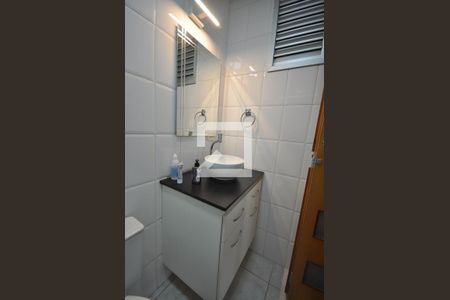 Apartamento à venda com 84m², 3 quartos e 2 vagasBanheiro Social