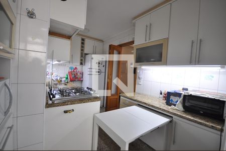 Apartamento à venda com 84m², 3 quartos e 2 vagasCozinha