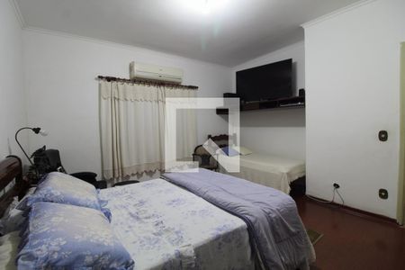 Casa à venda com 367m², 5 quartos e 6 vagasSuíte 